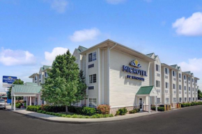 Отель Microtel Inn & Suites by Wyndham Indianapolis Airport  Индианаполис